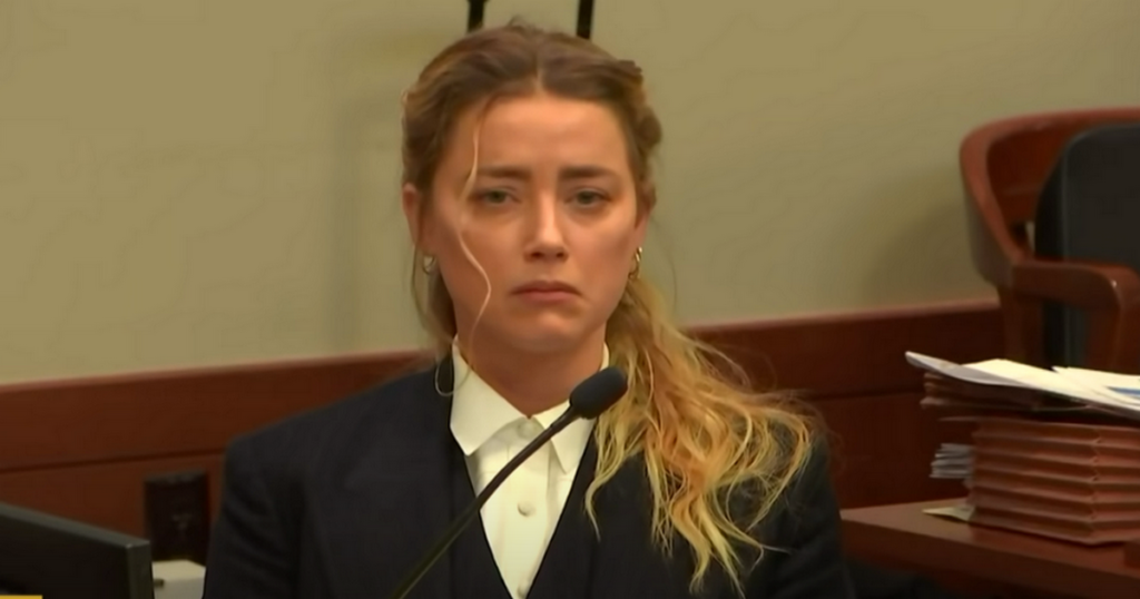 Amber Heard vs Johnny Depp: disgusted to be unloved during the trial, she makes a "bizarre" decision