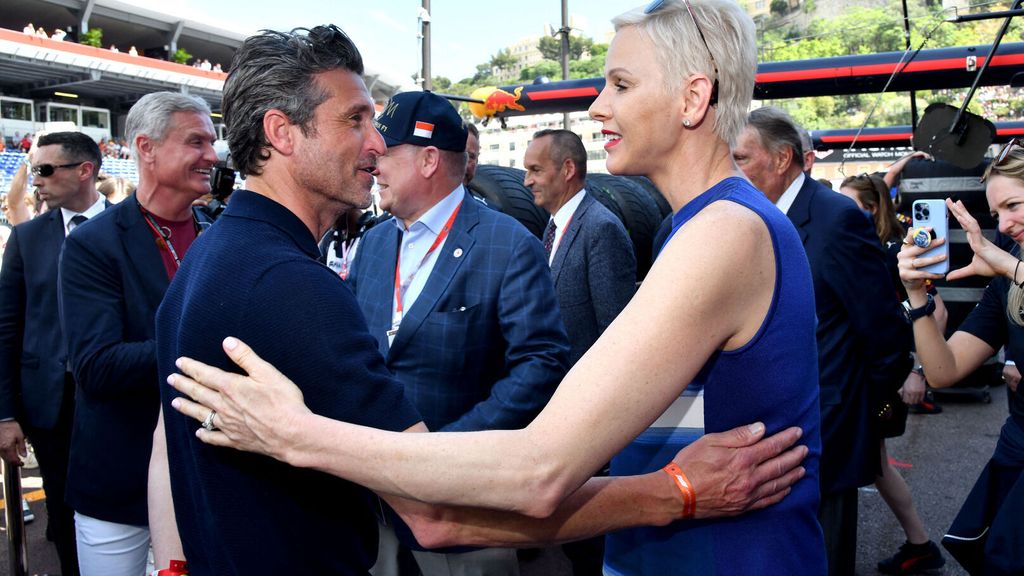 Charlene of Monaco: the princess all smiles in the arms of a famous American actor