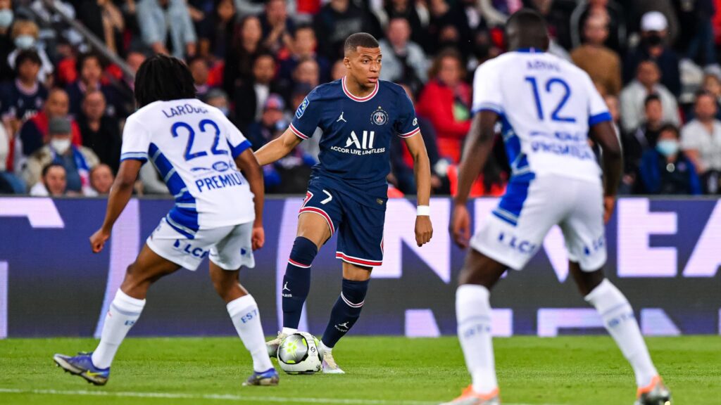 ESTAC grabs a point at the Parc des Princes and is very close to maintaining