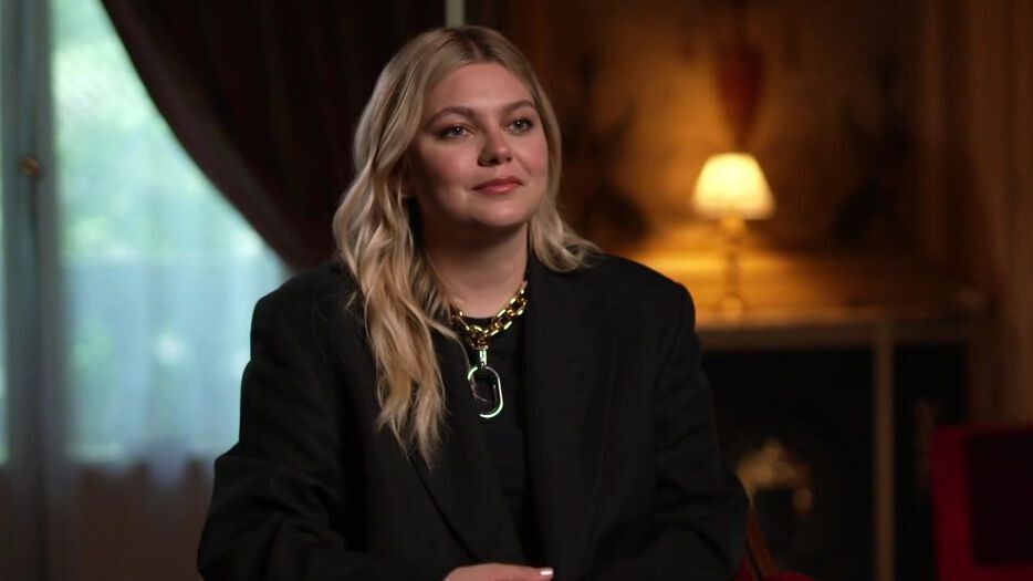 "I burst a little later": Louane looks back on the drama of her life, the death of her parents