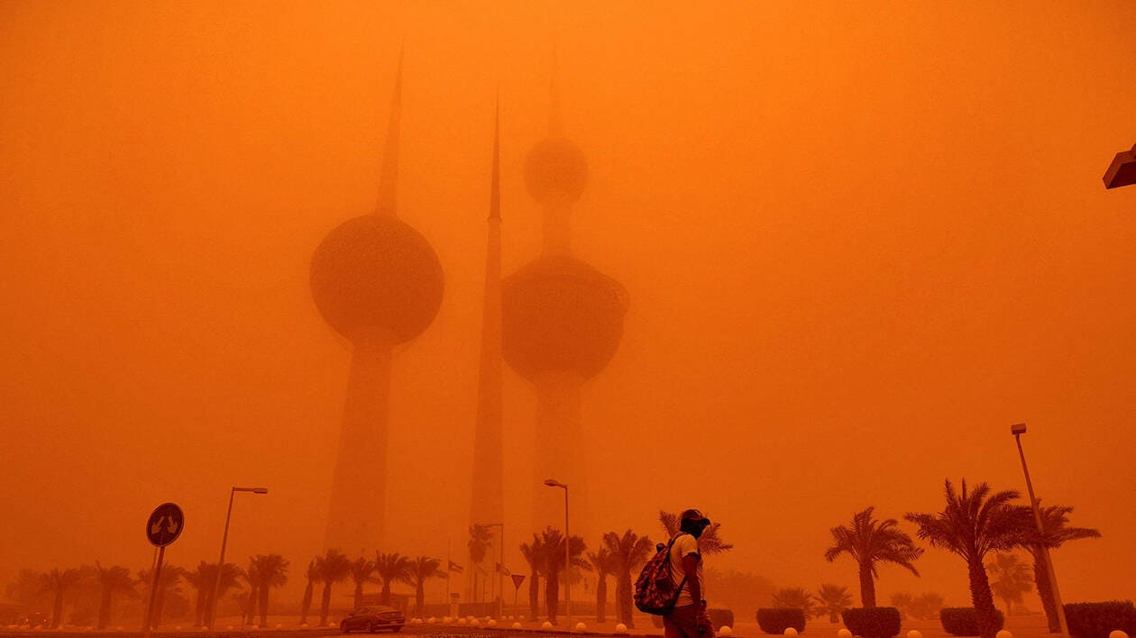 IN IMAGES, IN PICTURES.  New dust storm hits Iraq, Kuwait and Saudi Arabia