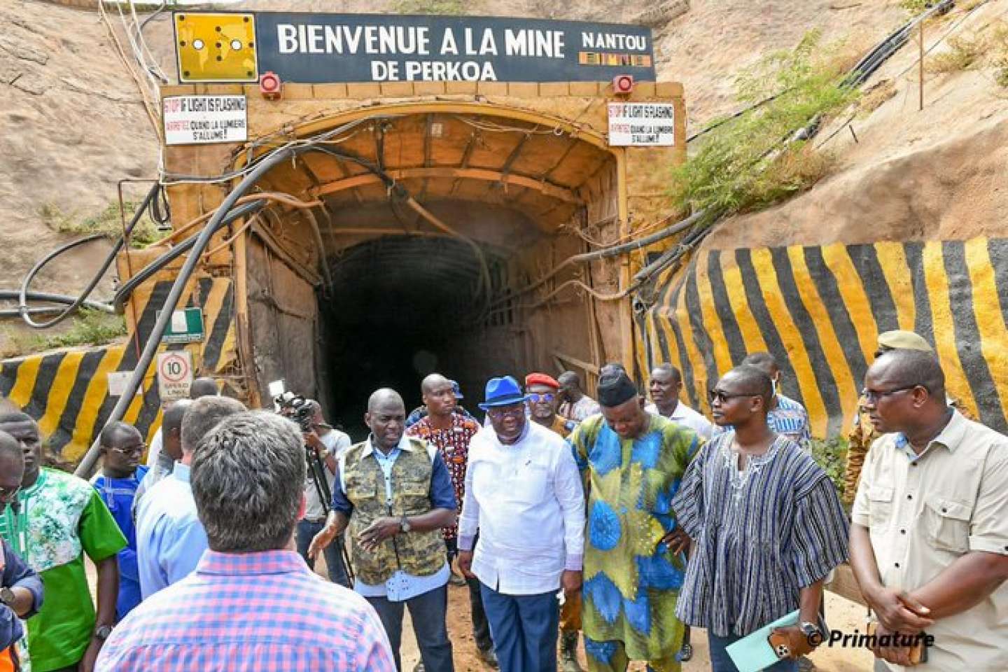 In Burkina Faso, families of eight miners trapped for 24 days hold their breath