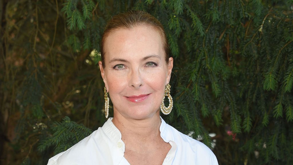 "She didn't know how to do it": Carole Bouquet's difficult secrets about her mother