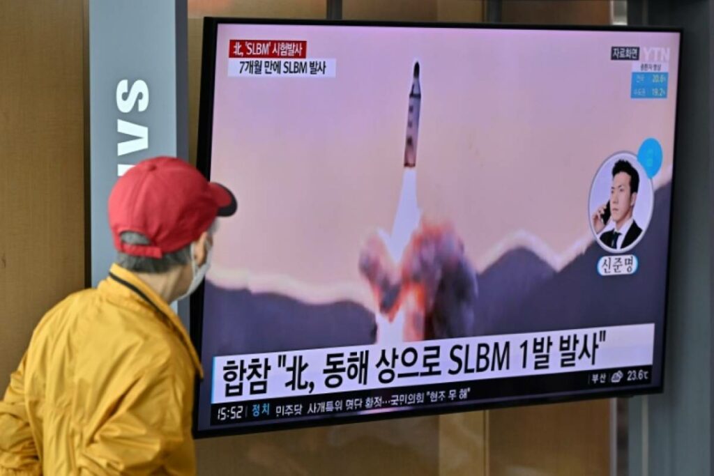 Washington calls for stronger sanctions against North Korea after missile fire - 05/26/2022 at 00:05