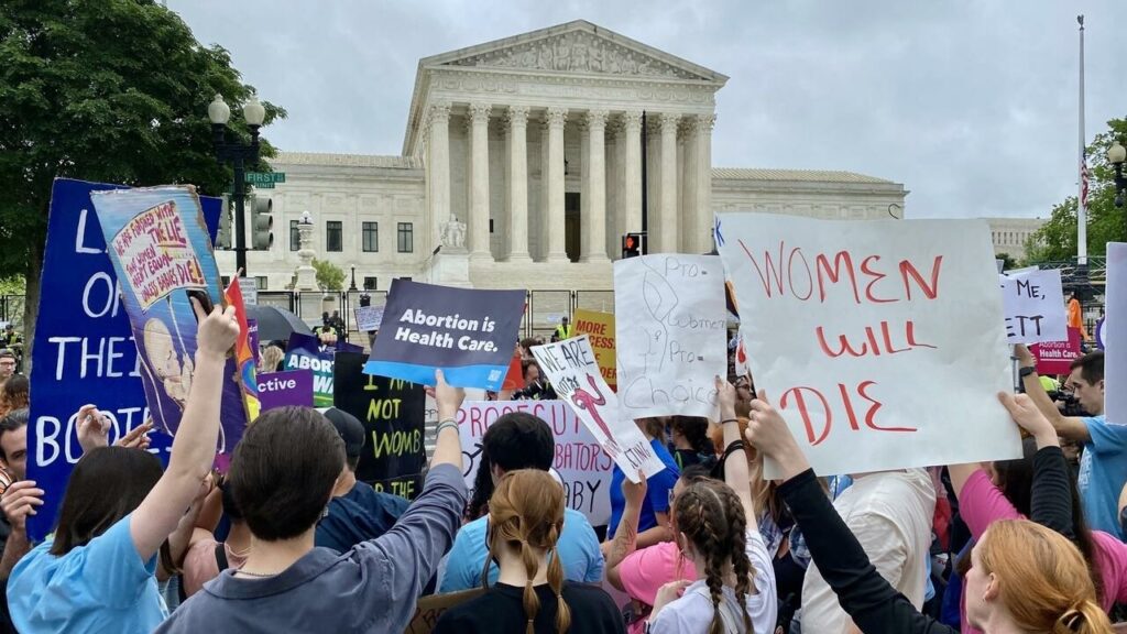 in Washington, a bitter demonstration to protect the right to abortion