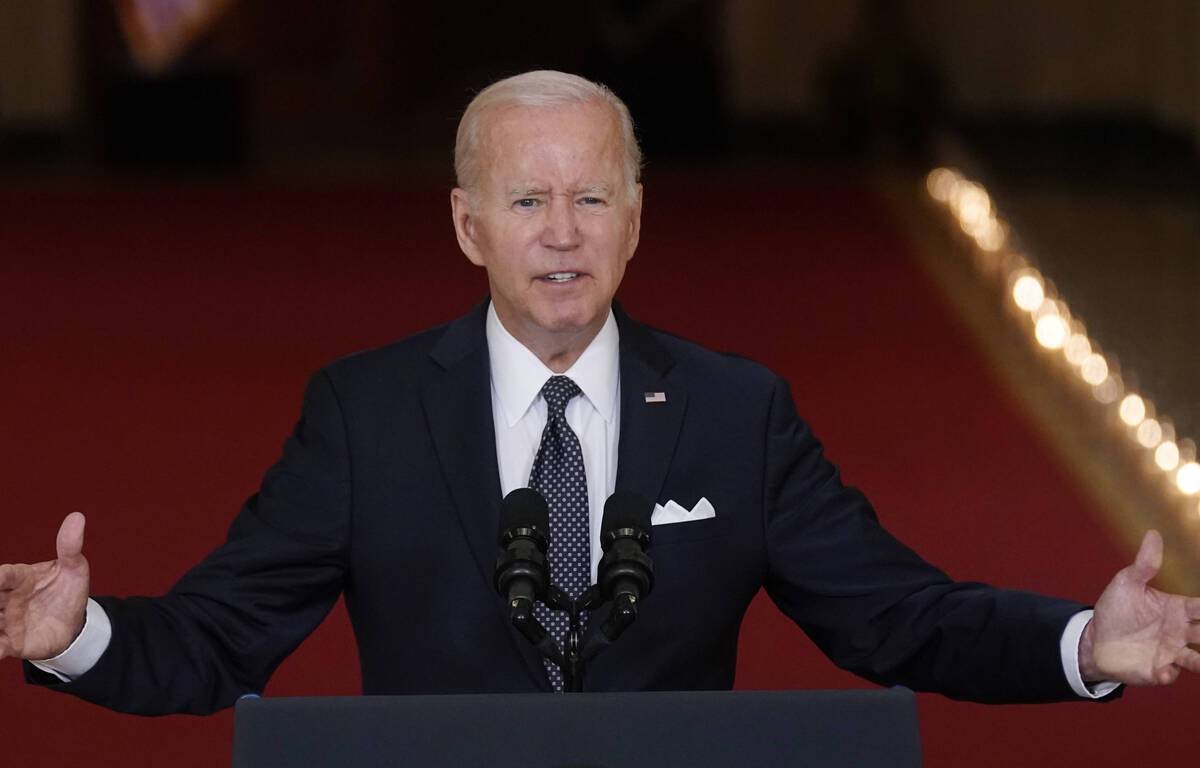 Joe Biden appelle à interdire la vente de fusils d'assaut