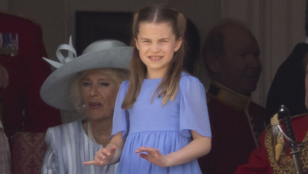 Trop mignon!  Quand la princesse Charlotte danse et dirige un orchester lors d'une sortie en famille